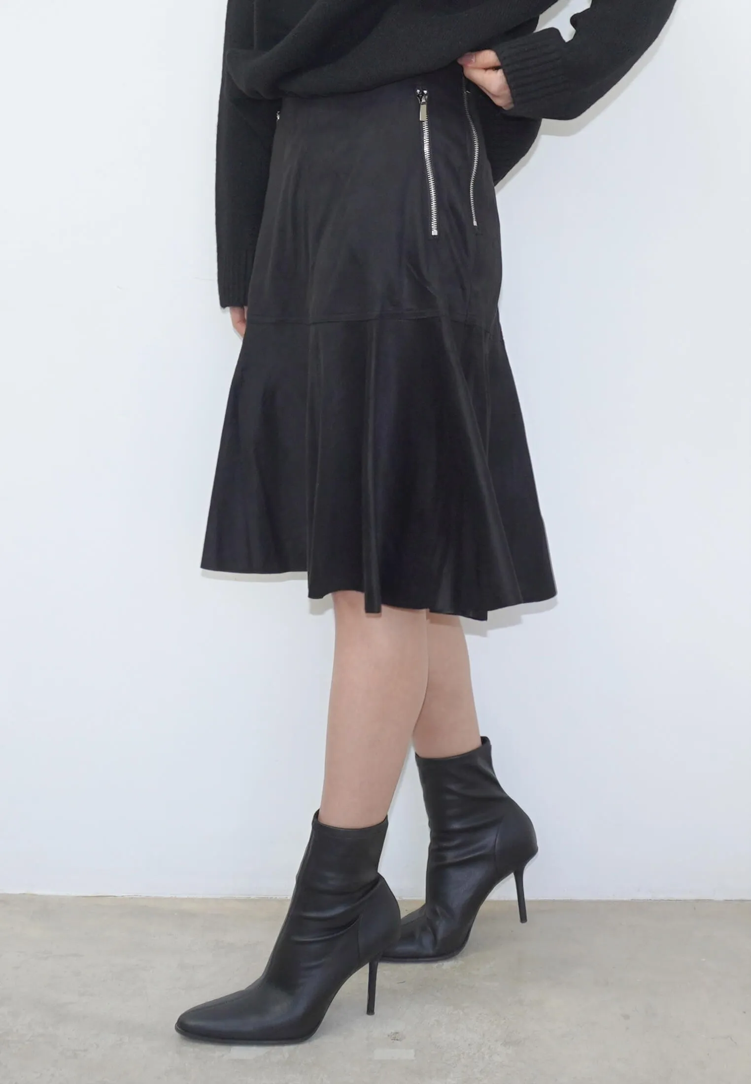 EON SKIRT JET BLACK