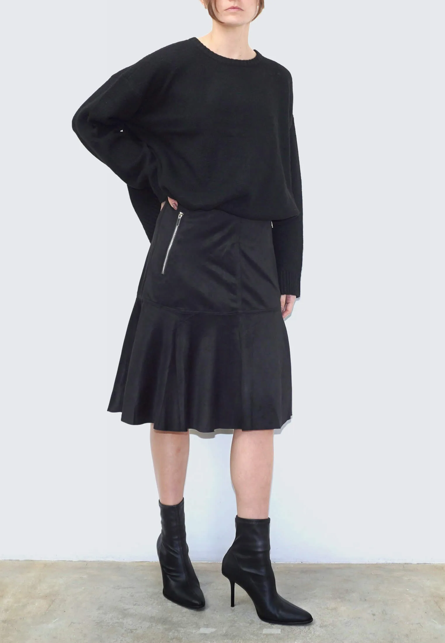 EON SKIRT JET BLACK