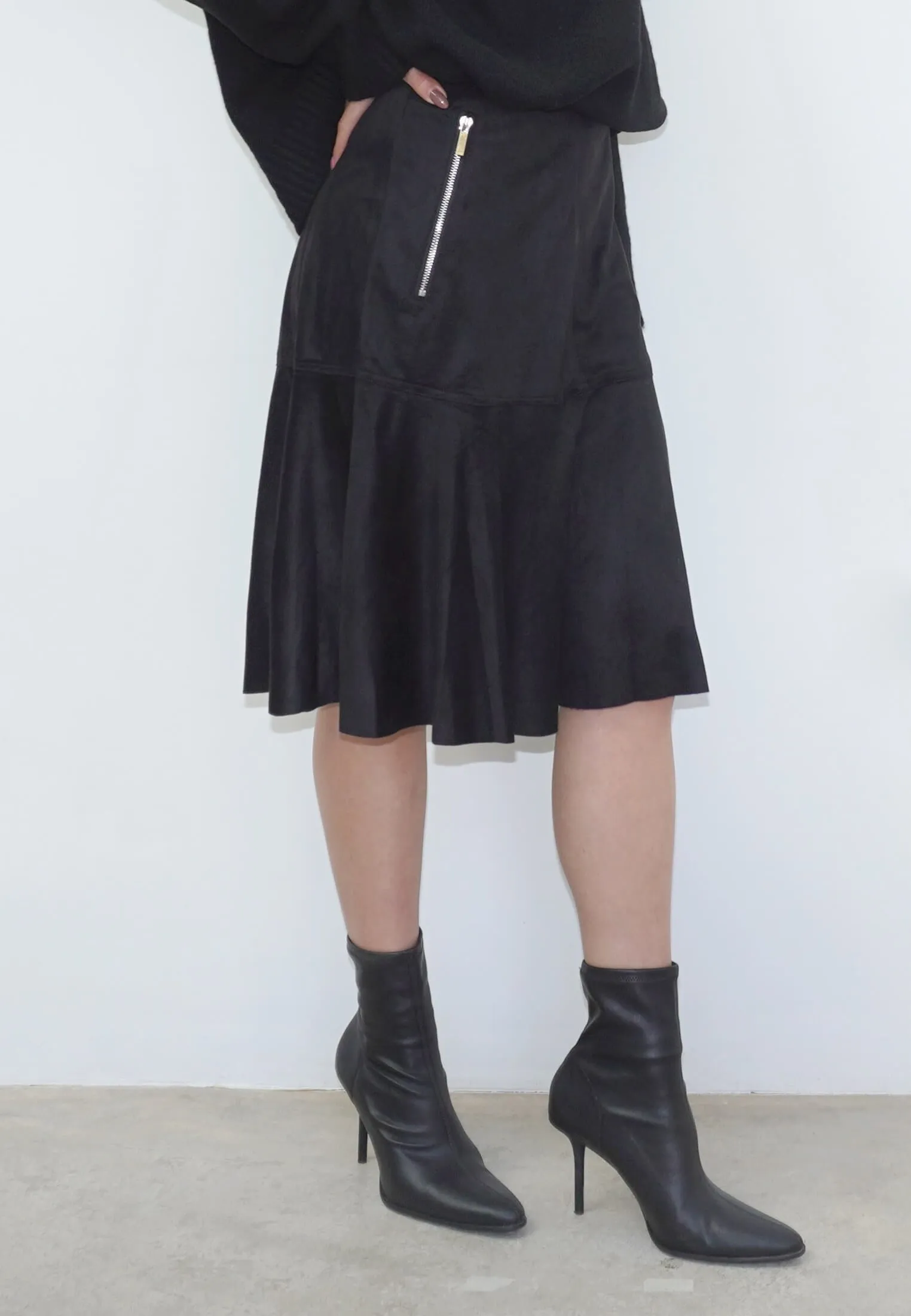 EON SKIRT JET BLACK