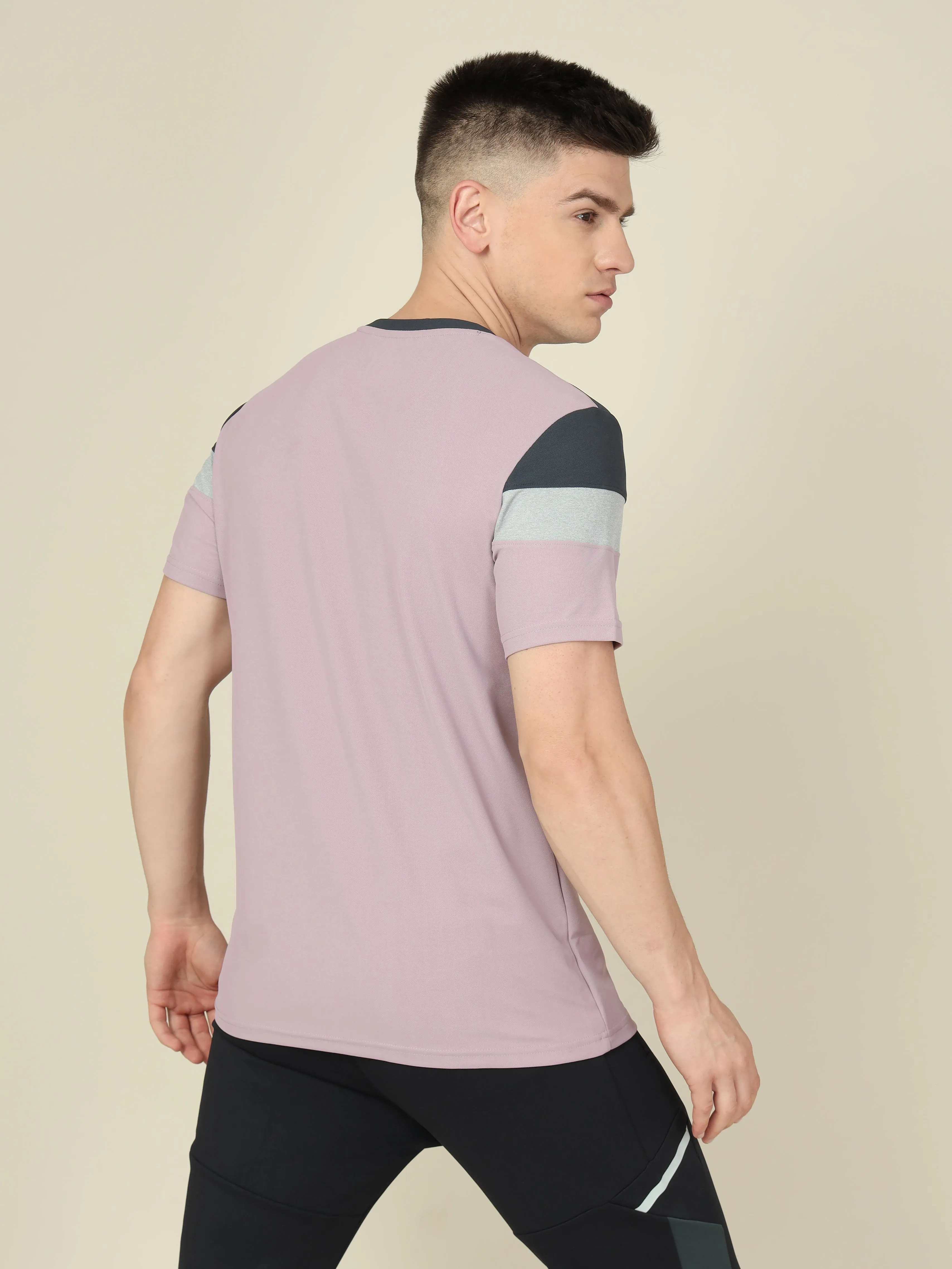 Men Colorblock Slim Fit Crew Neck T-shirt with MATPIQ