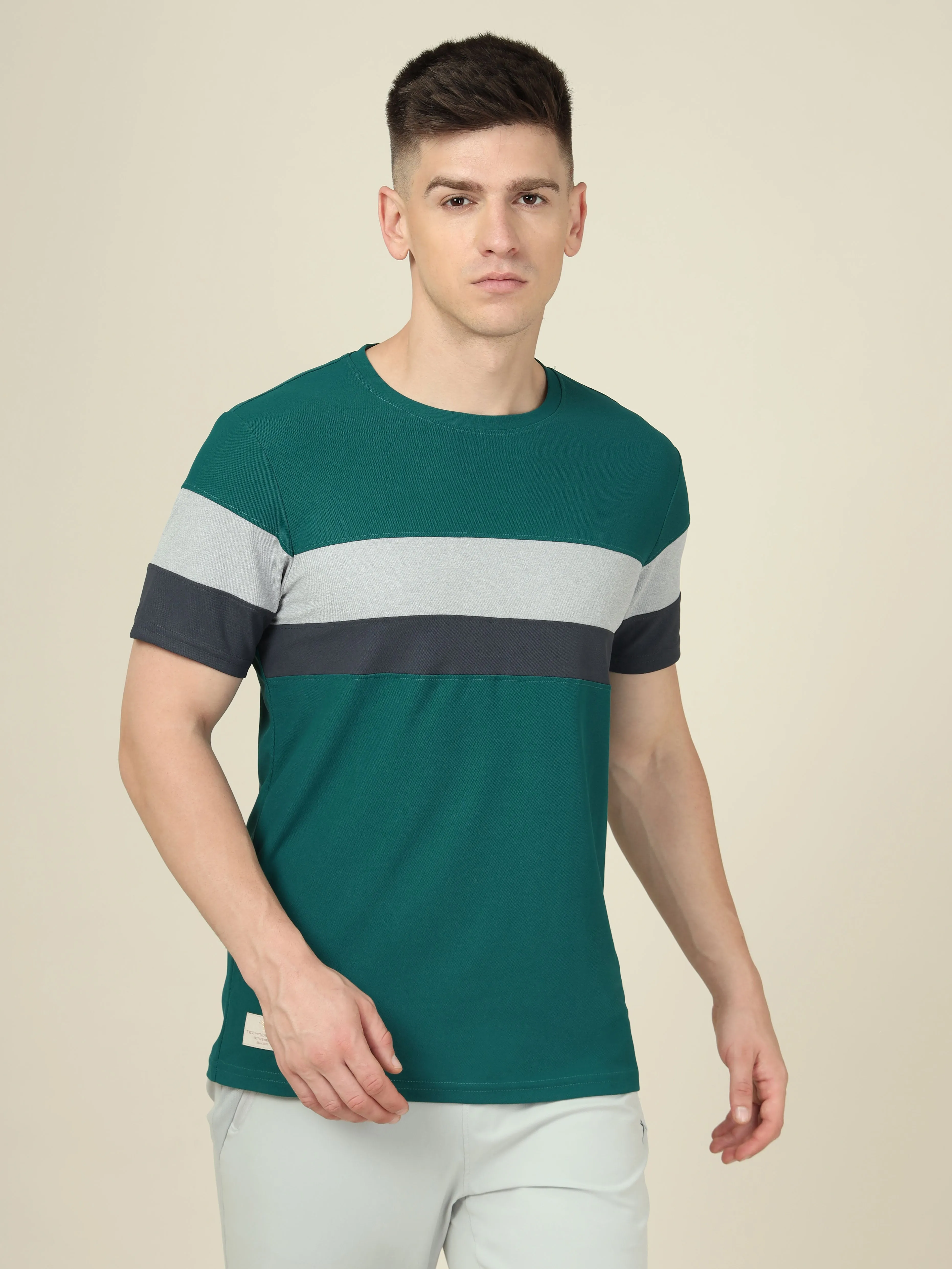 Men Colorblock Slim Fit Crew Neck T-shirt with MATPIQ