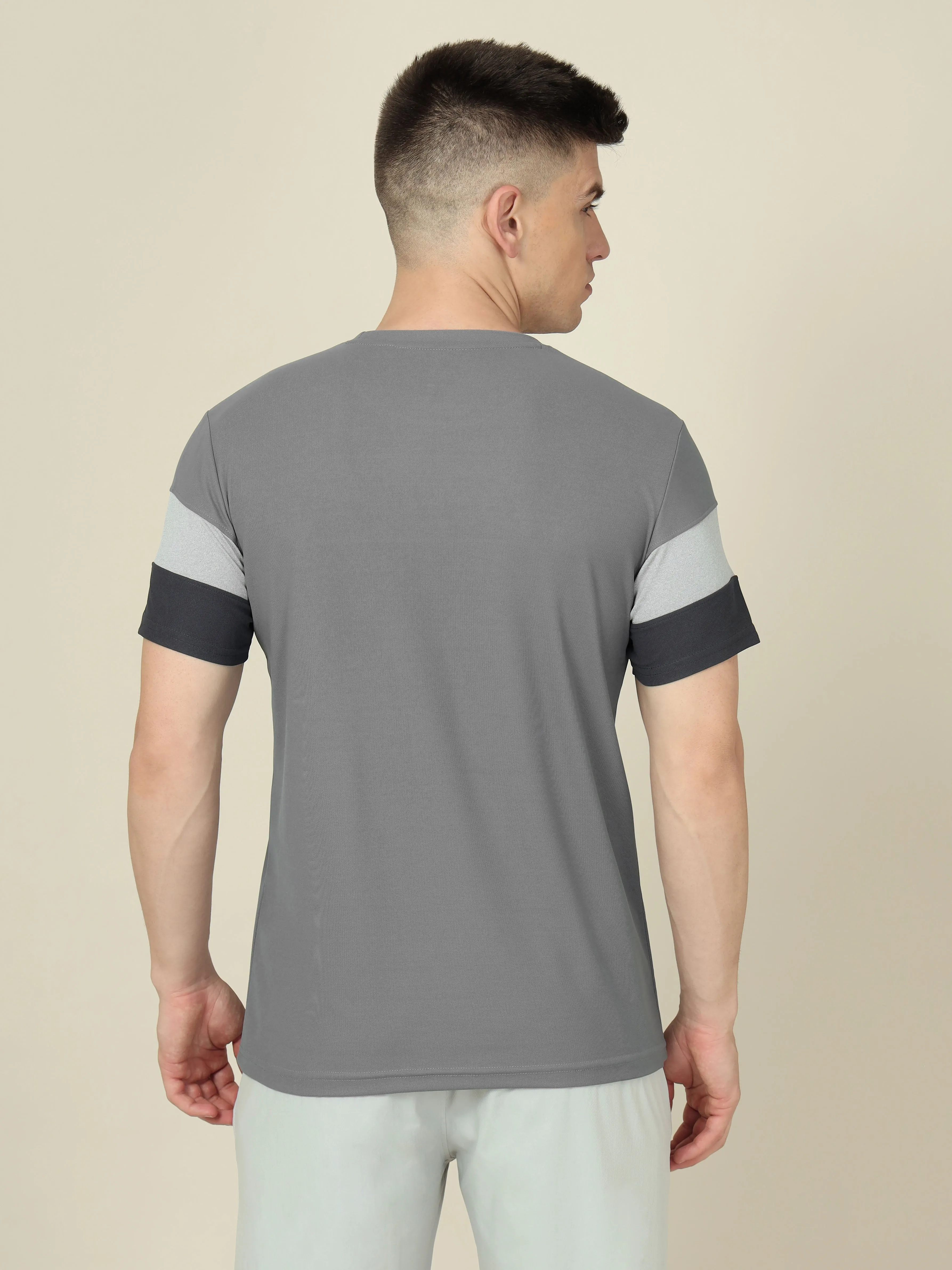 Men Colorblock Slim Fit Crew Neck T-shirt with MATPIQ